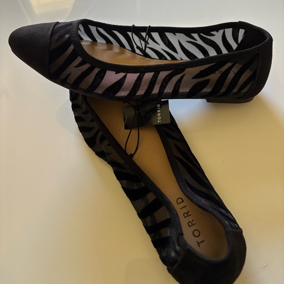 Torrid Black Zebra Mesh Flats - Picture 6 of 9